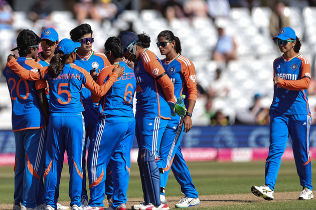 High Commission of India in UK welcomes Women's Cricket Team