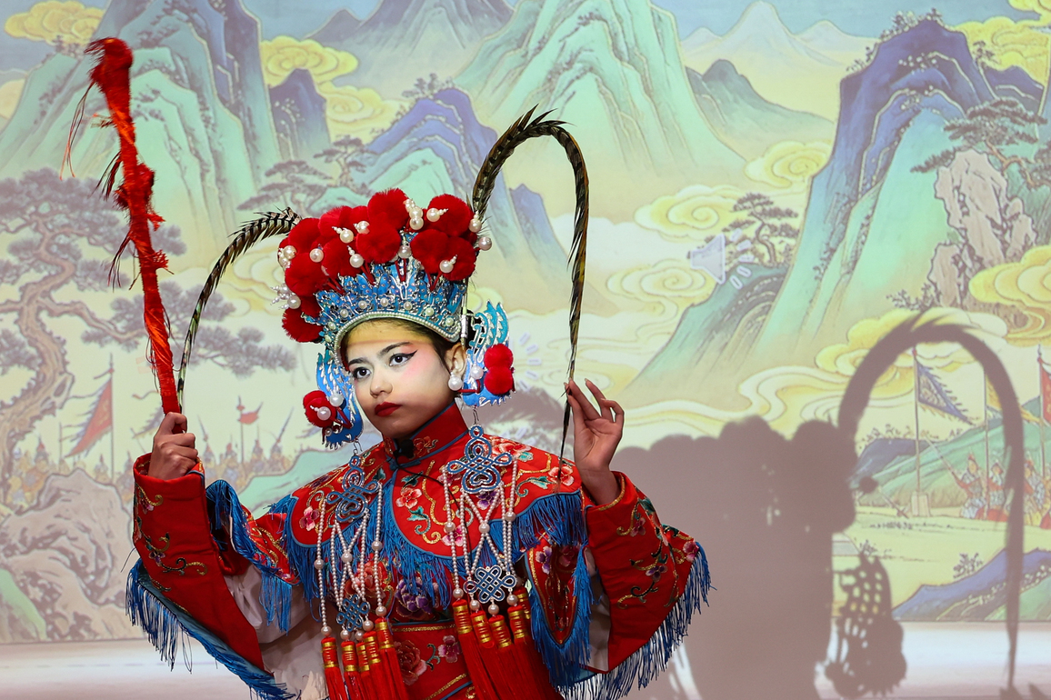 CHILE-SANTIAGO-CHINESE BRIDGE-PERFORMANCE