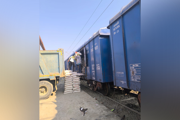 First-ever rail consignment of Industrial salt reaches Kashmir from Gujarat