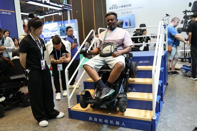 China advances AI-powered digital healthcare for higher medical efficiency, accessibility