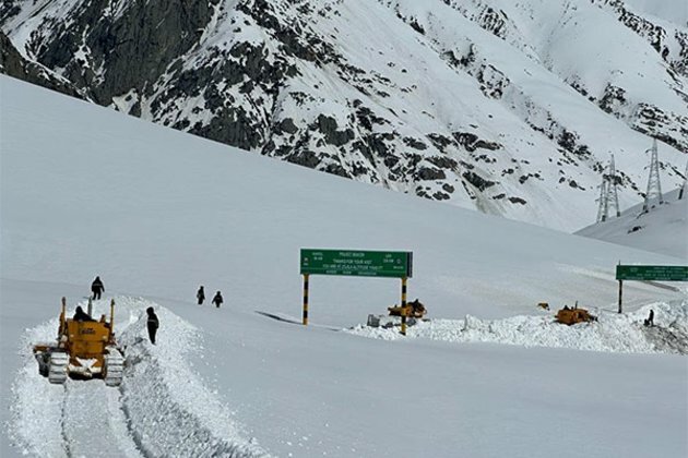 Ladakh: BRO opens Zojila Pass after closure of 68 days
