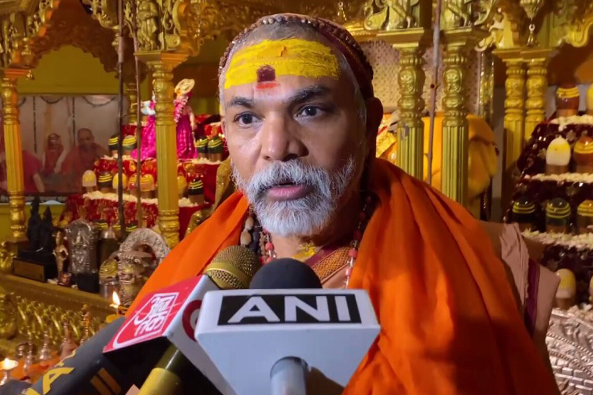 Informant moves SC against anticipatory bail to Swami Avimukteshwaranand in POCSO case