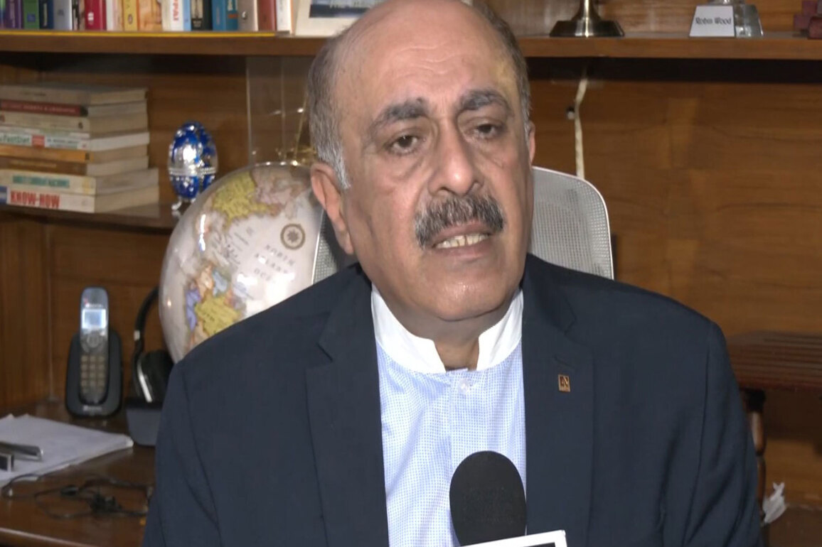 "Free market playing out behind Iranian crude rerouting": Foreign affairs expert Robinder Sachdev says "UN at impasse"