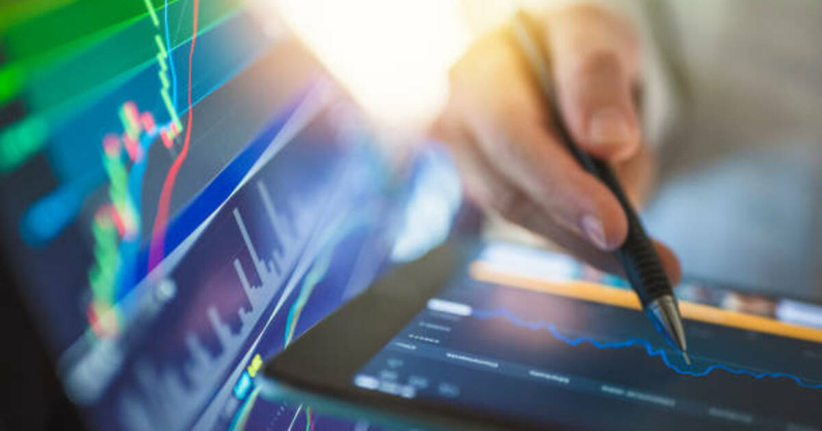 Pridham Report: Nearly two thirds of UK's largest fund groups record weaker net retail sales in third quarter