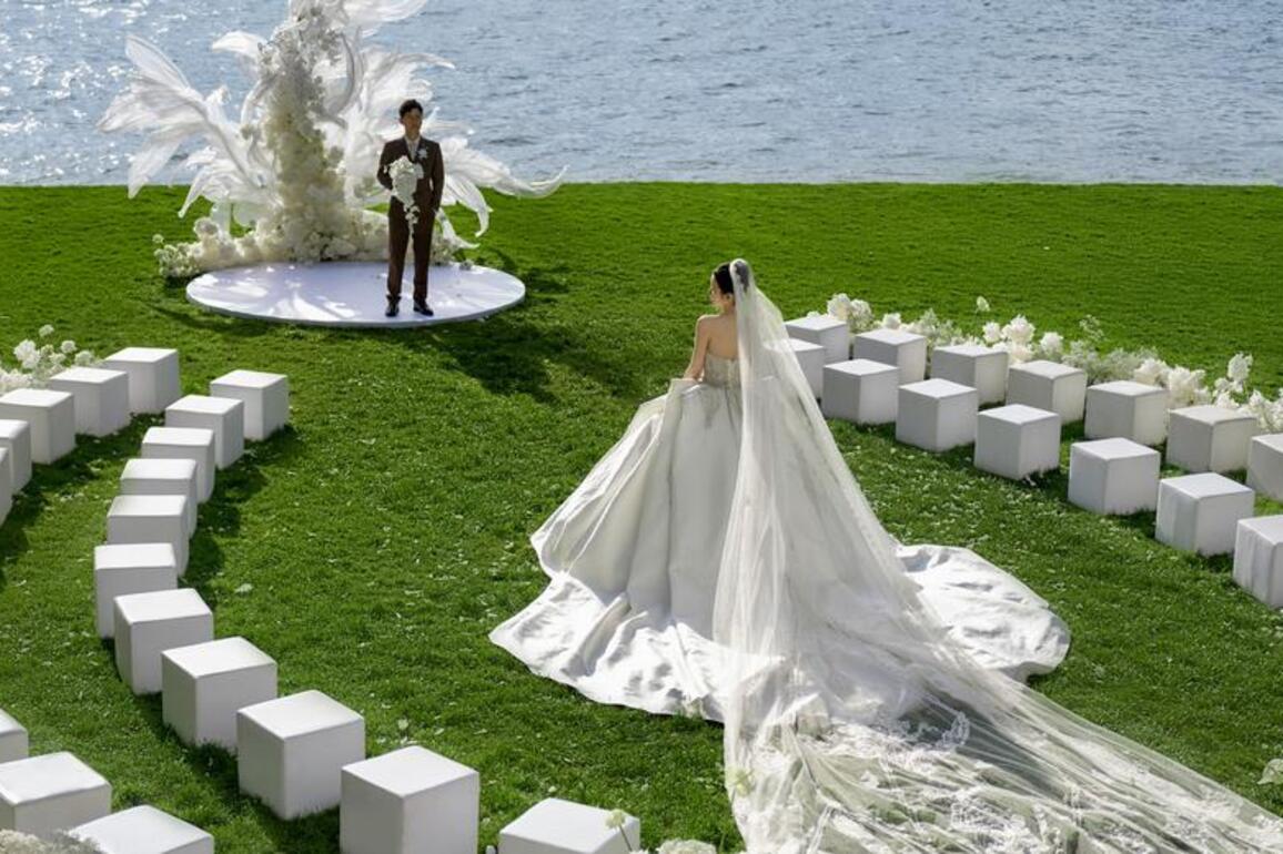 Romance blooms in Yunnan as destination weddings drive local economy