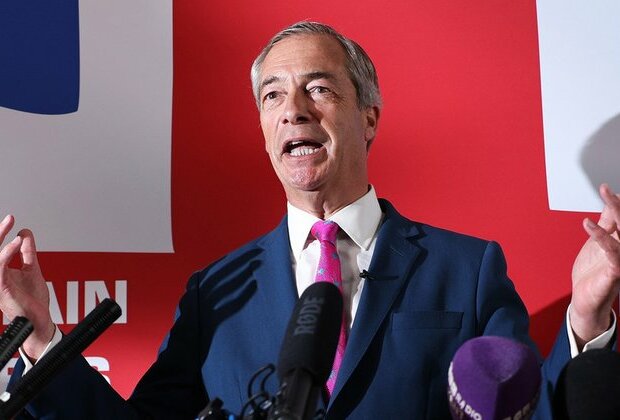 Farage&#039;s Reform UK overtakes Labour in poll for first time