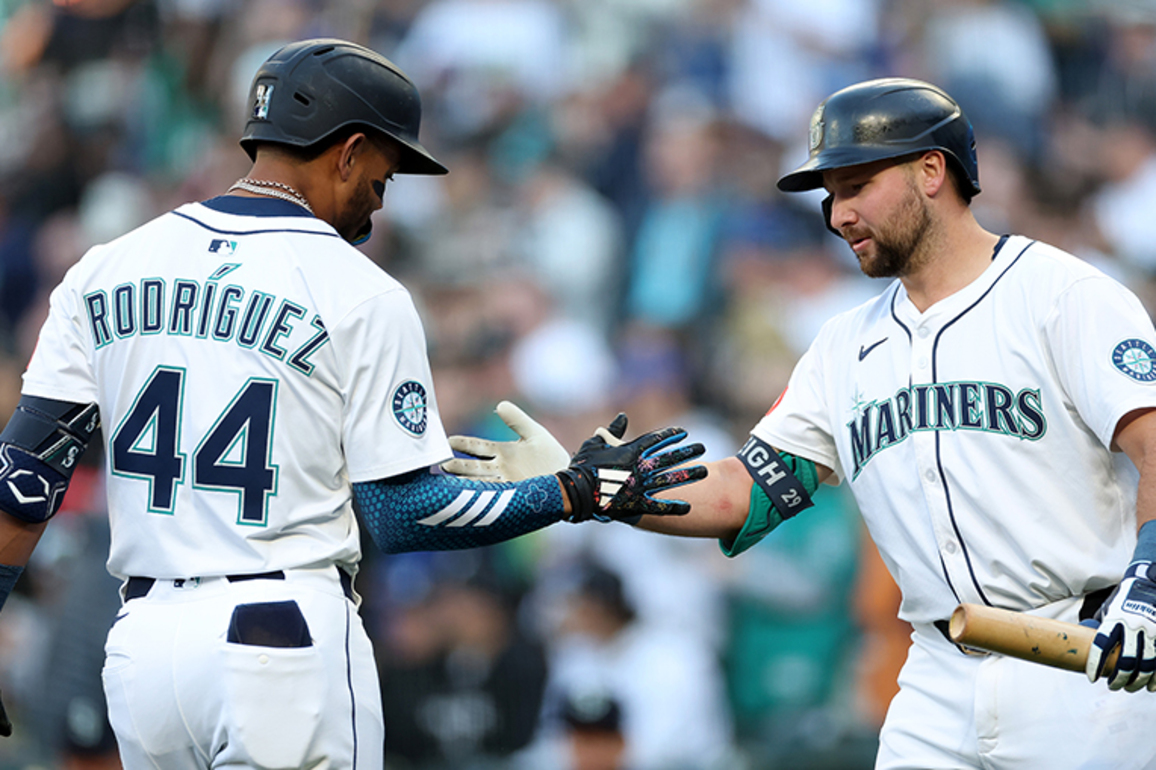 Watch- Seattle Mariners crush back-to-back HRs vs Nationals