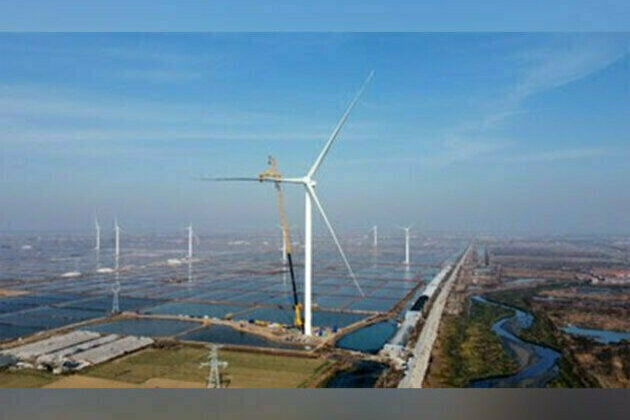 XCA 2600, World's Strongest All-Terrain Crane Developed by XCMG, sets new wind power hoisting record