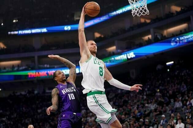 Celtics look to sweep 6-game road trip, take on struggling Grizzlies