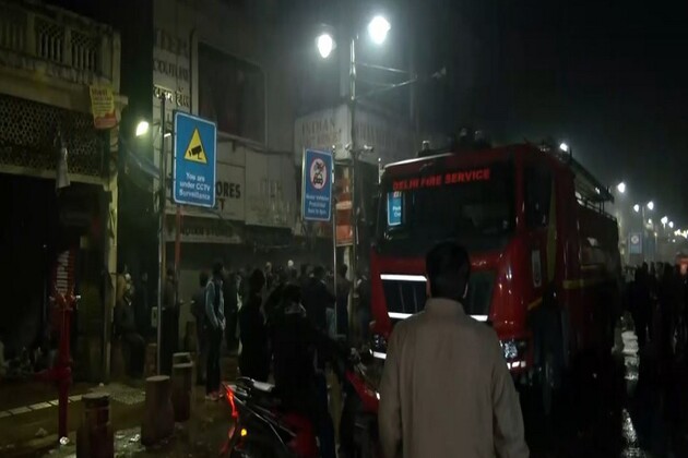 Delhi: Fire erupts at shop in Chandni Chowk's Kucha Rehman area