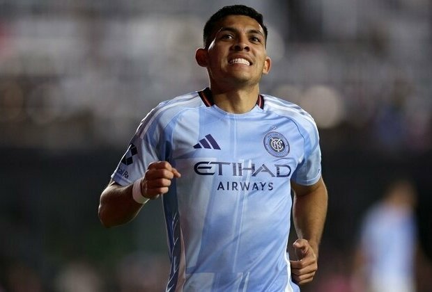 NYCFC F Alonso Martinez signs extension through 2027