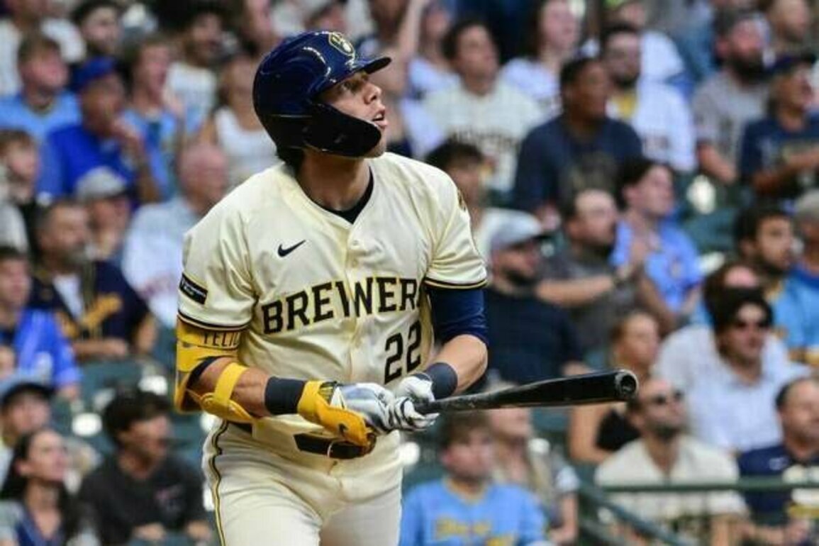 Brewers dominate Pirates as winning streak reaches 10