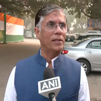 "What can an organisation known for Godse teach an organisation founded by Gandhi?": Pawan Khera on Digvijaya's praise for RSS organisational strength