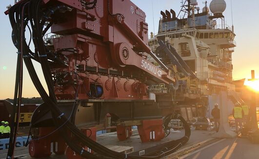 The first UMACK anchor supporting CorPower Ocean’s flagship wave energy device was successfully installed in Portugal using Dieseko’s 500MU vibratory hammer