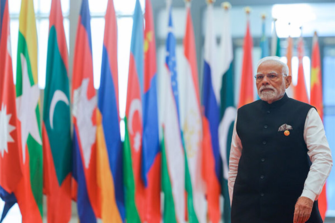 Cannot show multi coloured dreams of new generation on old black white screen: PM Modi at SCO summit