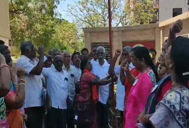 Andhra Pradesh: CPM leader V Srinivasa Rao alleges govt of misuse of cleanliness funds, calls for protests