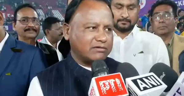 Odisha CM Mohan Charan Majhi congratulates Vedanta Kalinga Lancers on winning Men HIL title