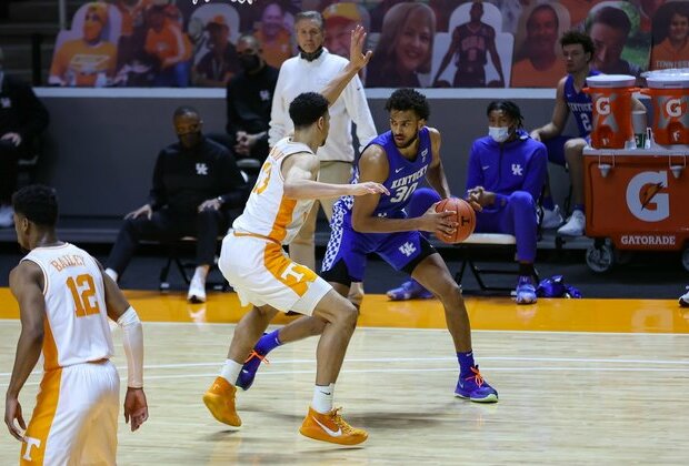 Top 25 roundup: Kentucky pummels No. 19 Tennessee