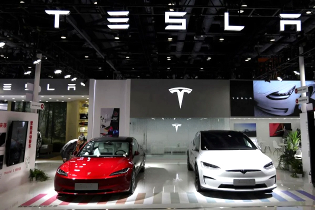 China orders record auto recall over emergency door concerns