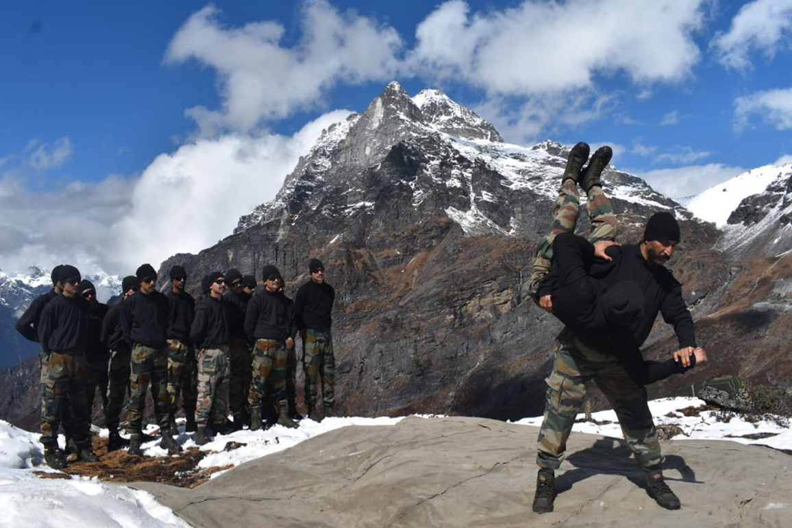 Indian Army's Trishakti Corps begins AMAR combat training at high altitudes exceeding 14000 ft.