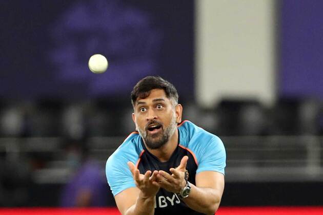 "Legacy will never be defined by records alone...": Raina, Patel, Chopra convey greetings to Dhoni as he turns 45