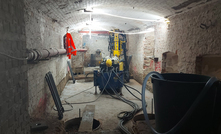 The working conditions in the basement of the Märkisches Museum were highly confined with a room height of 2.6m