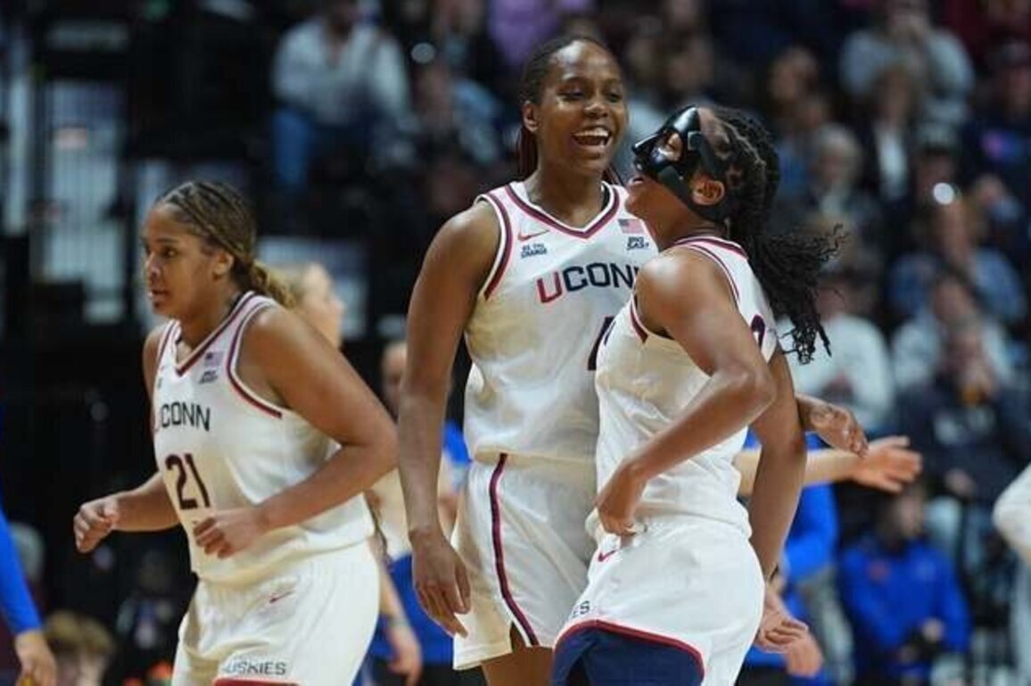 Big East tournament: No. 1 UConn blasts Creighton, will face Villanova in final