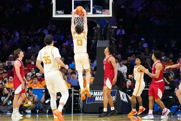 Tennessee dominates Miami (Ohio) to end RedHawks' remarkable season