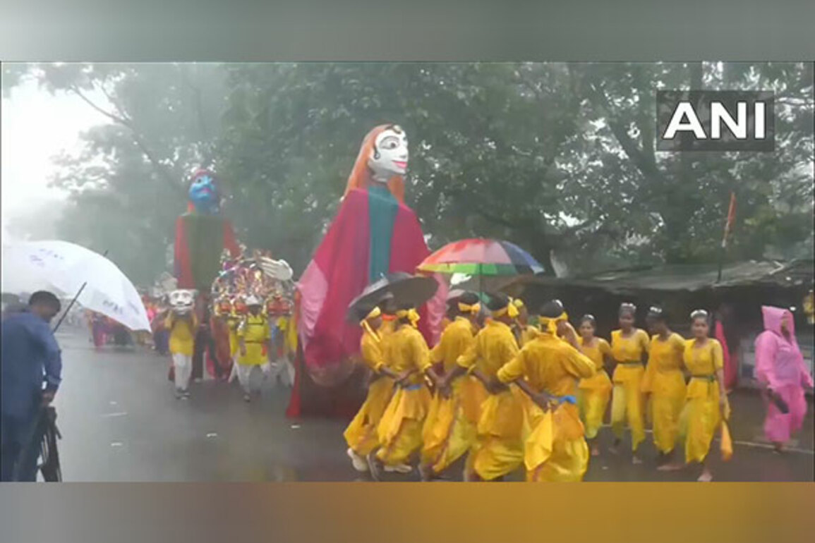 Gujarat's Saputara Monsoon Festival begins with grand cultural celebrations