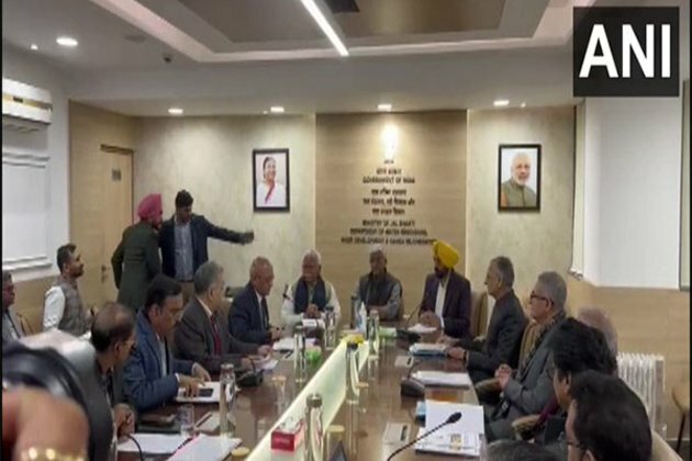Punjab refusing to accept Supreme Court's decision, says Haryana CM