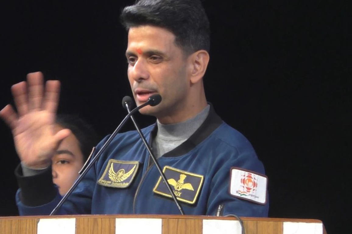 "Hanuman Chalisa aapki bahut madad karta hai": Group Captain Shubhanshu Shukla in Aligarh school