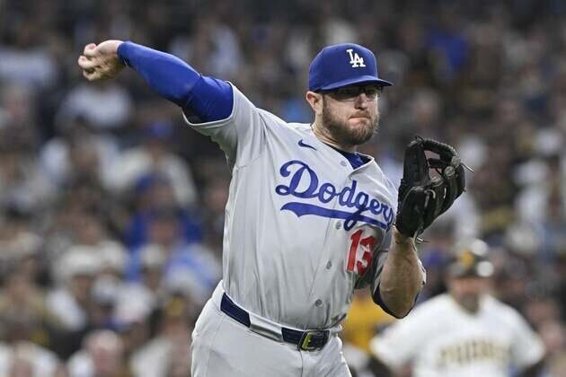 Dodgers 3B Max Muncy (wrist) out for 'couple days'