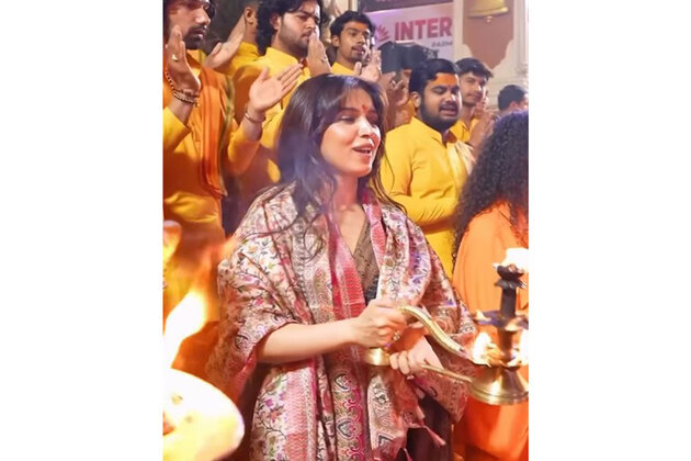 Bhumi Pednekkar performs Ganga aarti in Rishikesh