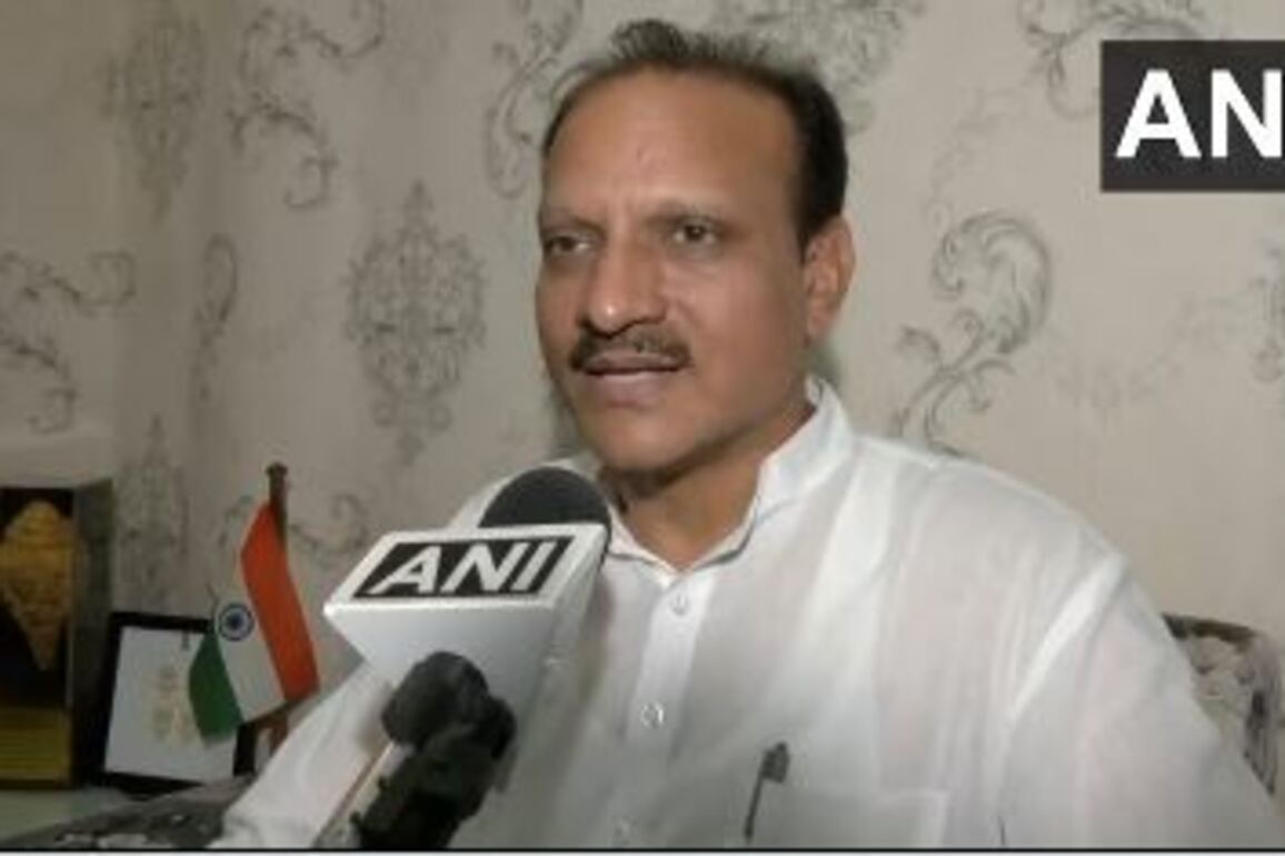 "Under govt pressure": Congress MP Dangi on VP Dhankhar's resignation