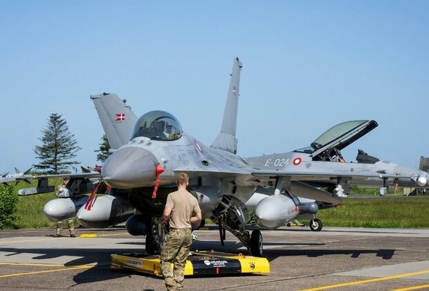 West cant agree on training Ukrainian F-16 pilots Politico