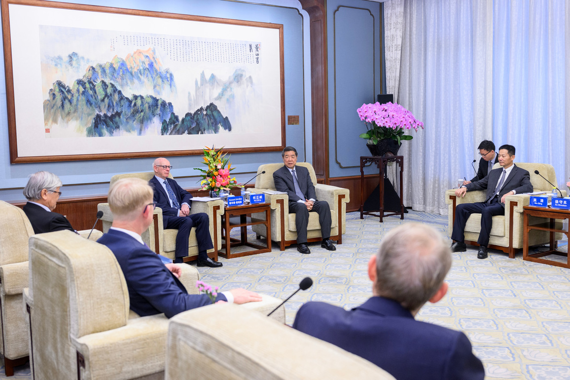 CHINA-BEIJING-HE LIFENG-SECURITIES REGULATORY COMMISSION-INTERNATIONAL ADVISORY COUNCIL-MEETING (CN)