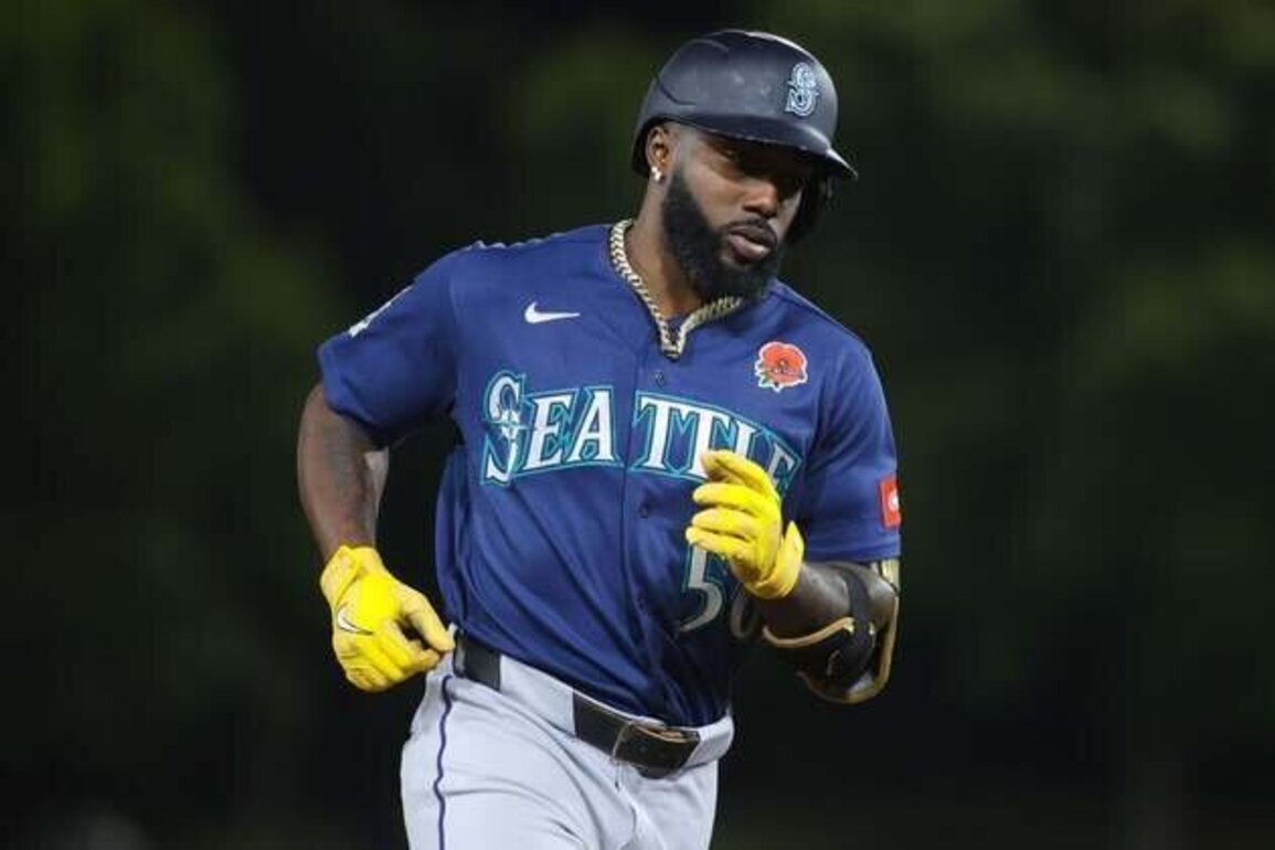Mariners ride 4-homer performance into rematch vs. A's