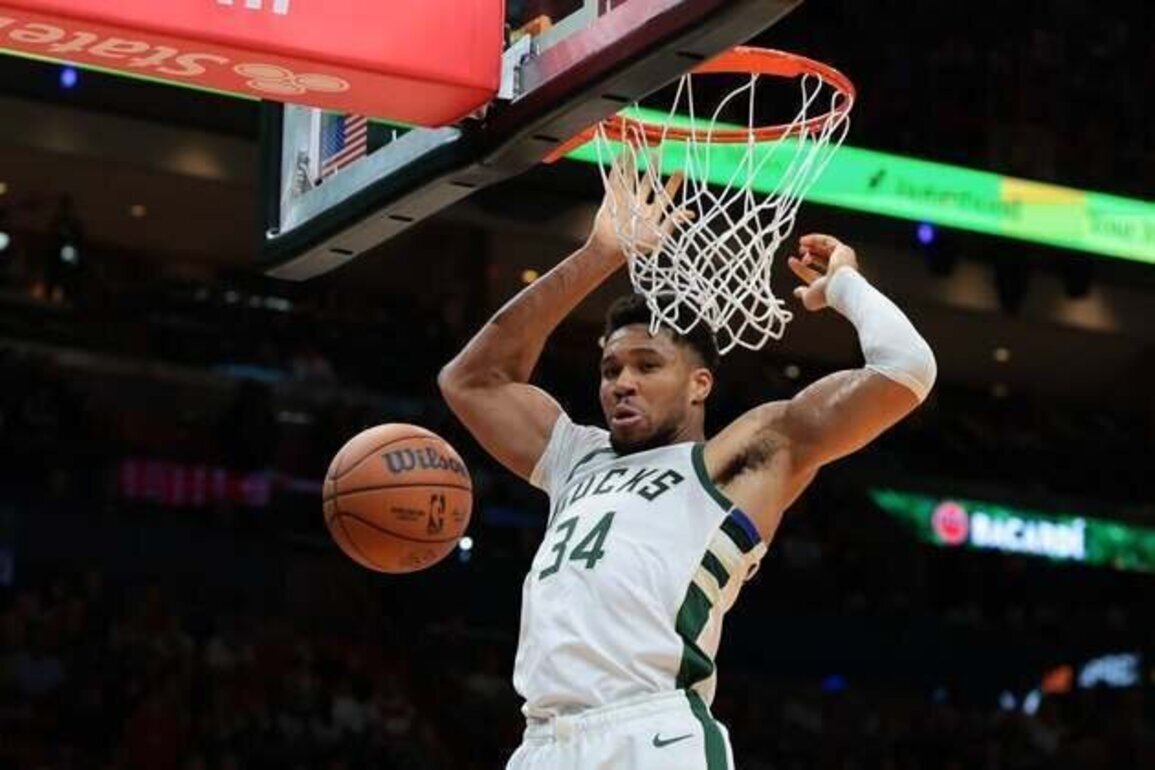 Report: Bucks again open to trade offers for Giannis Antetokounmpo
