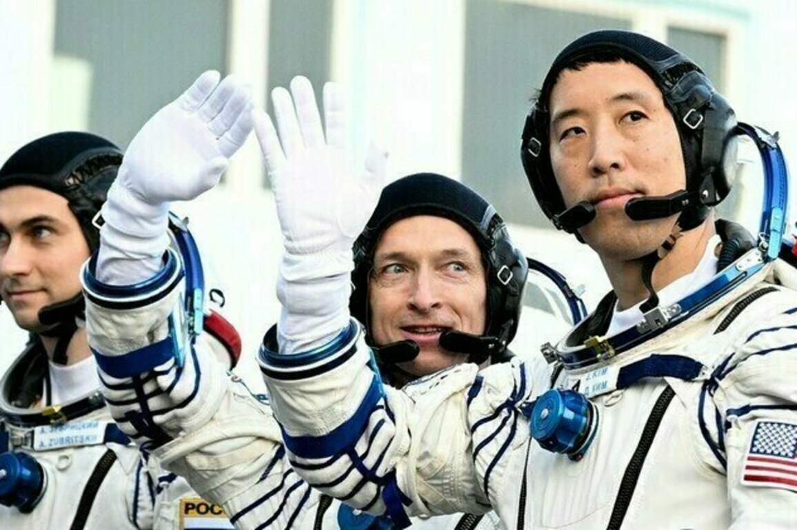 Kiev seeking arrest of man aboard space station  media