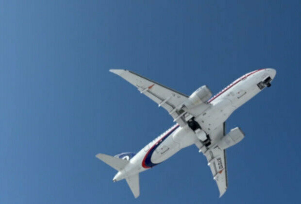 Russian Superjet makes milestone test flight (VIDEO)