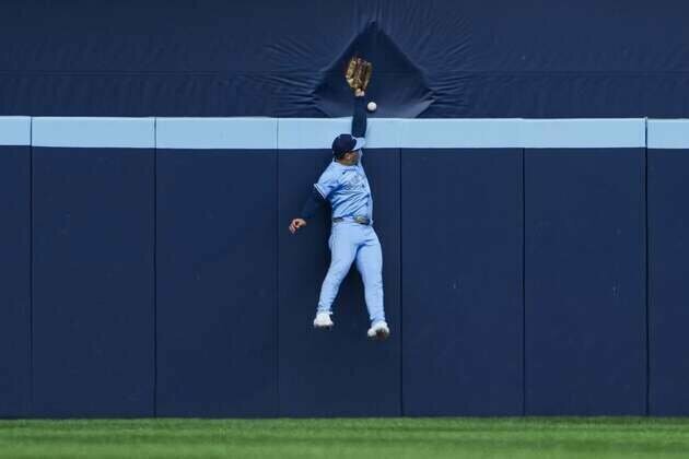 Blue Jays rout Orioles to complete sweep
