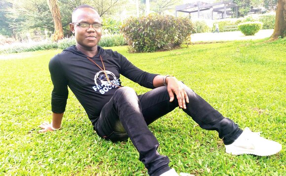Nze William Ouma 25, nnoonya mukyala. Nze William Ouma 25, nnoonya mukyala.