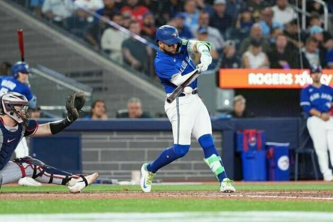 Majors' top two teams meet as Brewers open set vs. Blue Jays