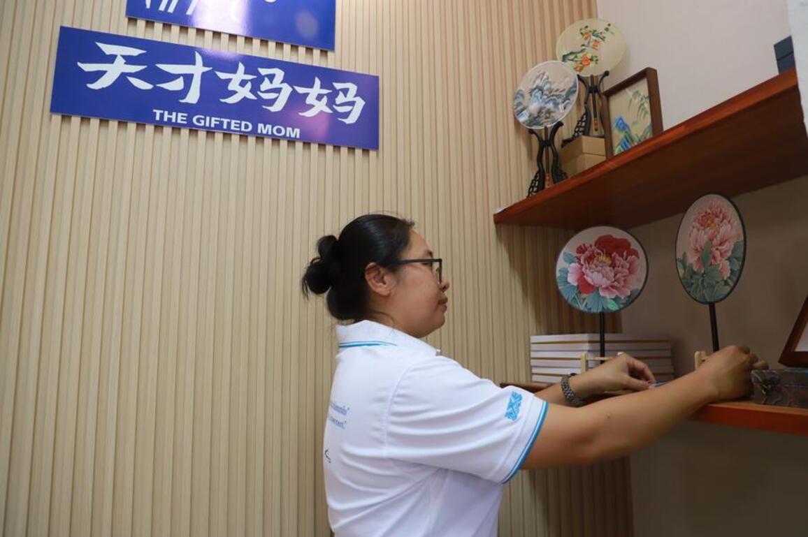 "Genius Mom Friendship Workshop" creates new development opportunities for Lao women
