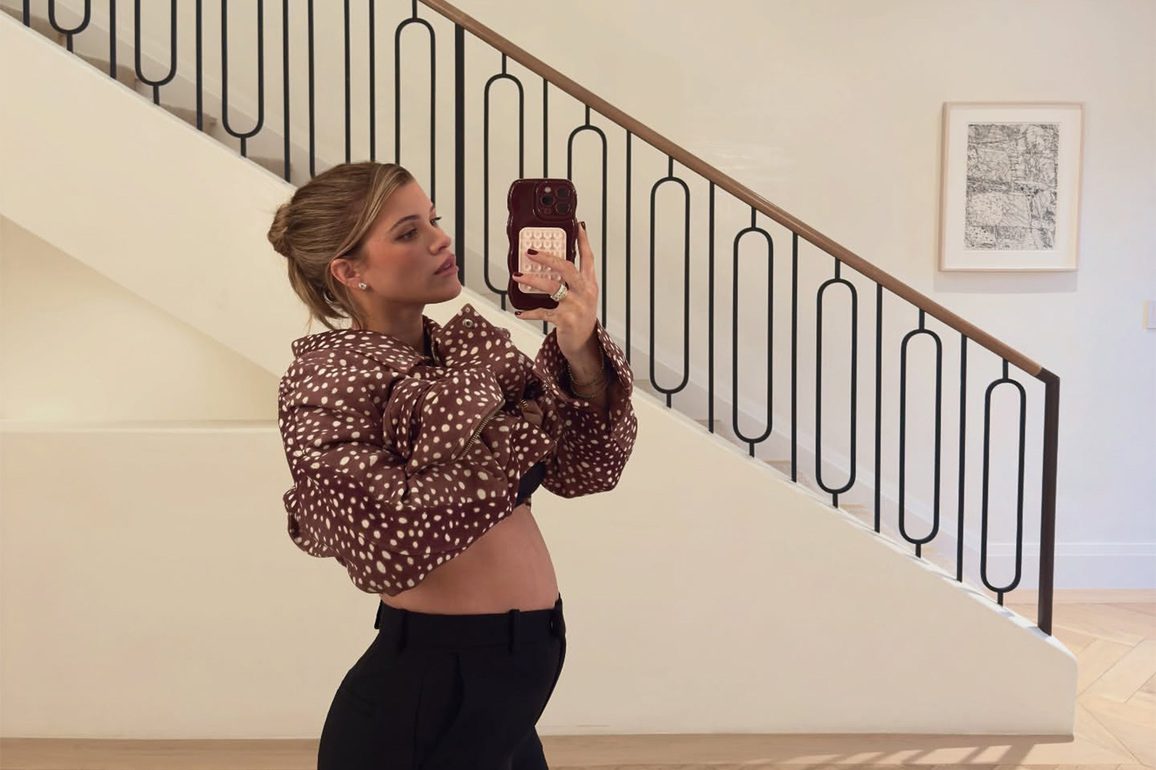 Sofia Richie announces second pregnancy, flaunts baby bump