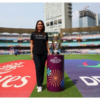 Kareena Kapoor, Mithali Raj lead 'Trophy Walkout' at India vs Australia semis