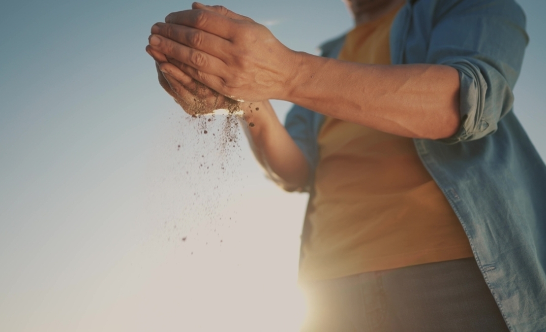 Making sense of soil | Credit: Maxim Ibragimov, Shutterstock.