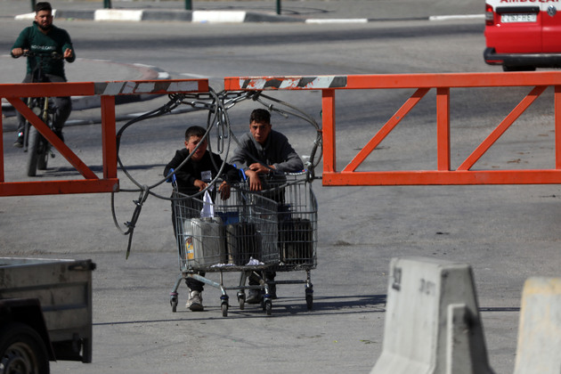 MIDEAST-HEBRON-ISRAEL-ROAD CLOSED