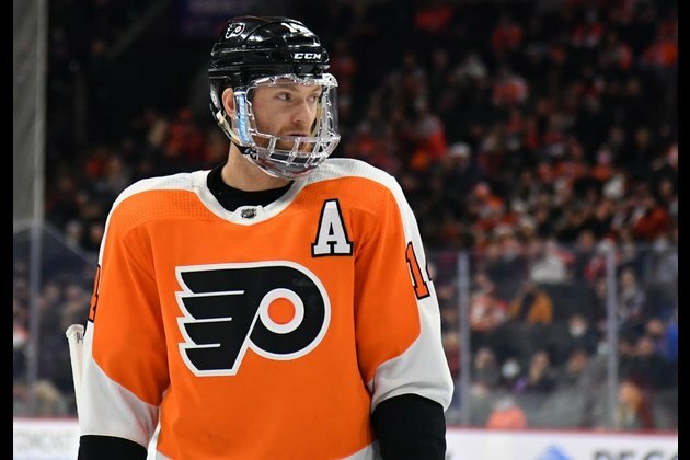 Report: Flyers C Sean Couturier (back) avoids surgery