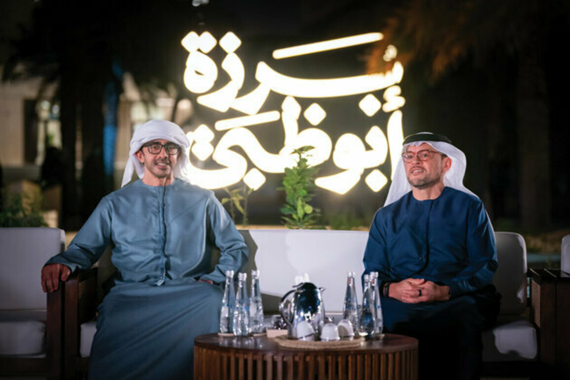 Abdullah bin Zayed meets leaders, employees of government entities at Barzat Abu Dhabi